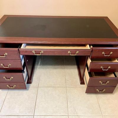 Large Office Desk *Read Details