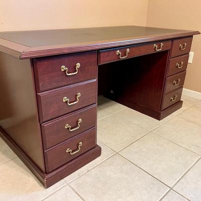 Large Office Desk *Read Details