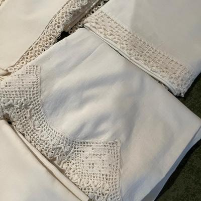 Lace edge pillow cases lot of 6