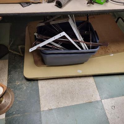 4 tabletops, table base, wall brackets