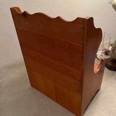 Wall shelf with drawers