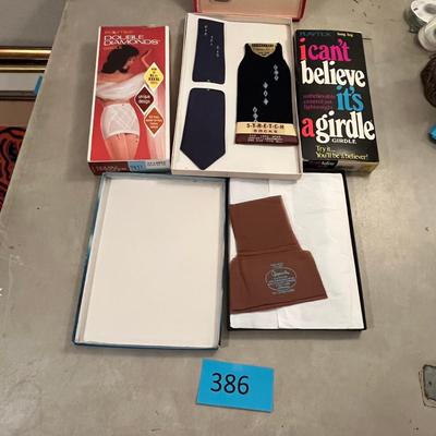 Lot of Women's things + Vintage Tie & Socks.