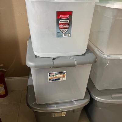 Lot of 17 Plastic Totes