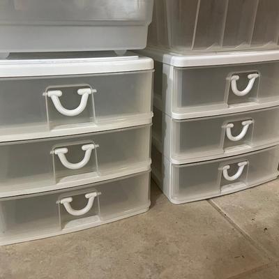 Small Plastic Totes and Oragnizers
