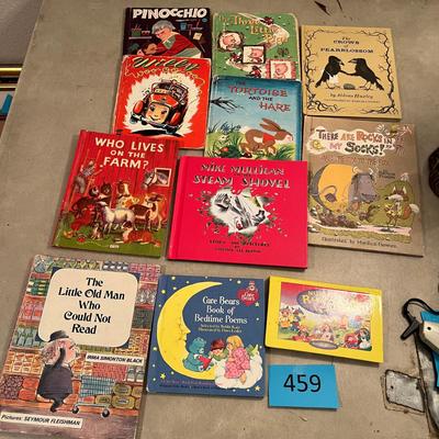 Large lot of kids books