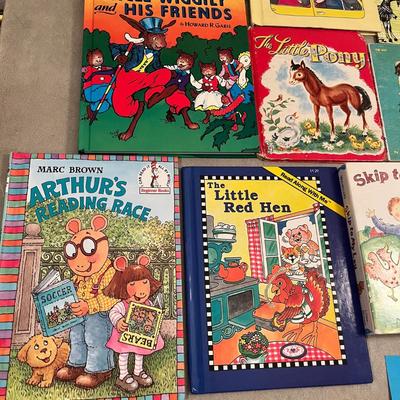 Large lot of kids books
