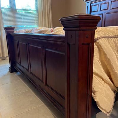 KING Mantle Bed With Foundation