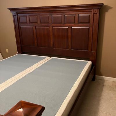 KING Mantle Bed With Foundation