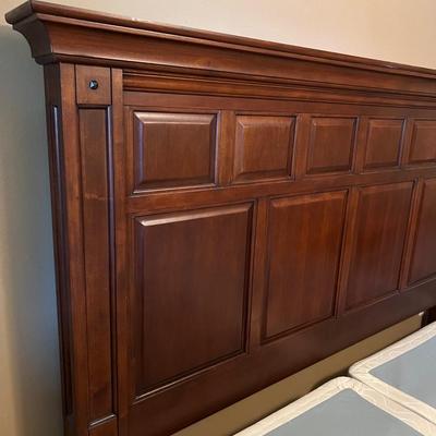 KING Mantle Bed With Foundation