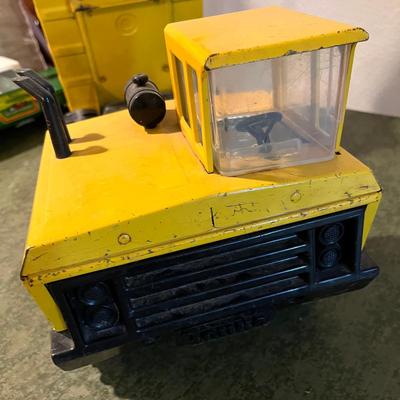 Tonka LARGE Dump truck