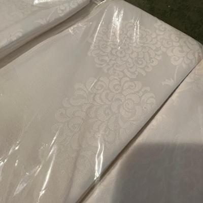 Damask Table Cloth & Napkins NIP