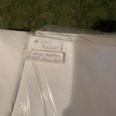 Damask Table Cloth & Napkins NIP