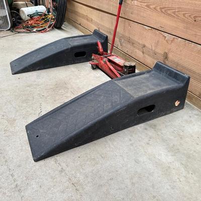 CAR RAMPS AND HYDRAULIC DOLLY JACK
