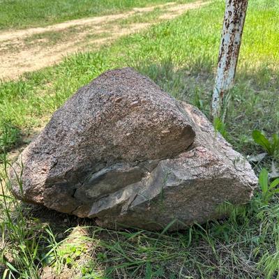 EXTRA LARGE LANDSCAPING ROCK