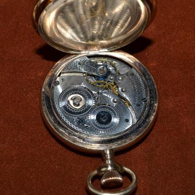 LOT 385. ANTIQUE WALTHAM POCKET WATCH SERIAL NUMBER 22919272