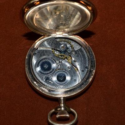 LOT 385. ANTIQUE WALTHAM POCKET WATCH SERIAL NUMBER 22919272