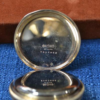 LOT 385. ANTIQUE WALTHAM POCKET WATCH SERIAL NUMBER 22919272