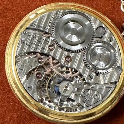 LOT 386  ANTIQUE ILLINOIS 17 JEWEL POCKET WATCH SERIAL # 4371741  10K GOLD FILLED CASE