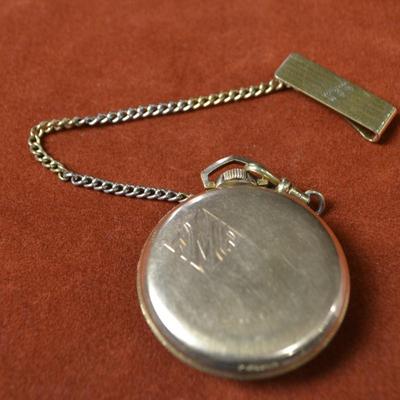 LOT 386  ANTIQUE ILLINOIS 17 JEWEL POCKET WATCH SERIAL # 4371741  10K GOLD FILLED CASE