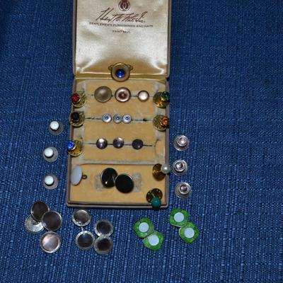 LOT 361. VINTAGE MENS CUFFLINKS AND SHIRT ACCESSORIES