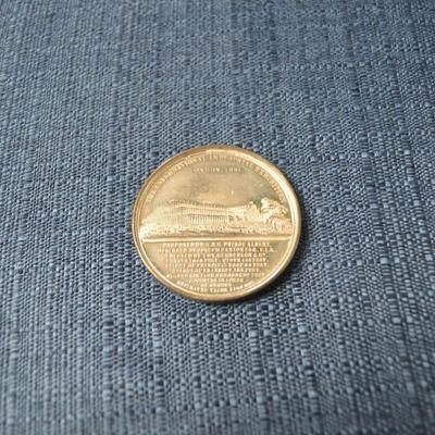 LOT 365 QUEEN VICTORIA AND PRINCE ALBERT INTERNATIONAL INDUSTRIAL EXHIBITION 1851 MEDAL