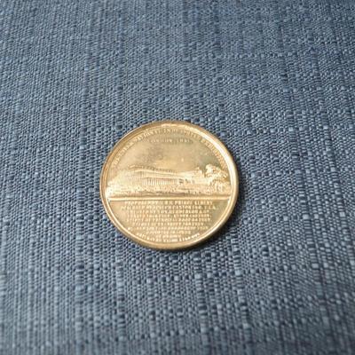 LOT 365 QUEEN VICTORIA AND PRINCE ALBERT INTERNATIONAL INDUSTRIAL EXHIBITION 1851 MEDAL