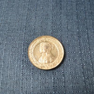 LOT 365 QUEEN VICTORIA AND PRINCE ALBERT INTERNATIONAL INDUSTRIAL EXHIBITION 1851 MEDAL