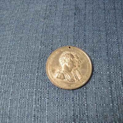 LOT 364. MAJESTY WILLIAM IIII AND HIS CONSORT ADELAIDE CORONATION EVENT MEDAL