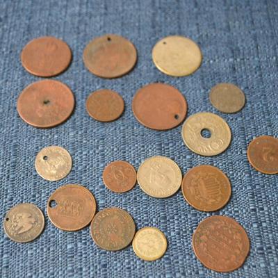 LOT 372  VARIETY OF COINS