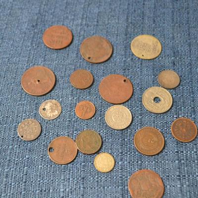 LOT 372  VARIETY OF COINS