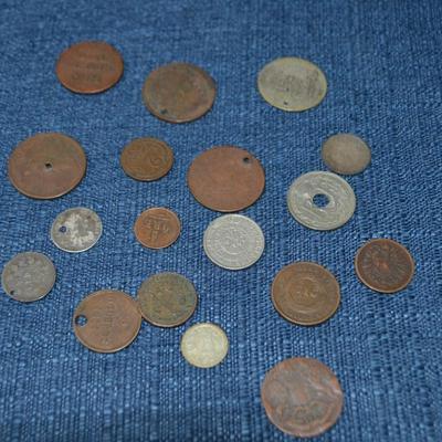 LOT 372  VARIETY OF COINS