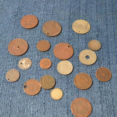 LOT 372  VARIETY OF COINS