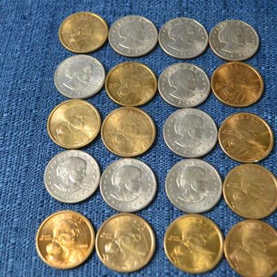 LOT 373. US ONE DOLLAR COINS