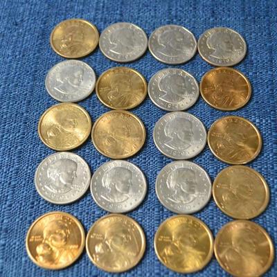 LOT 373. US ONE DOLLAR COINS