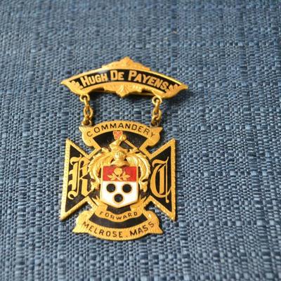 LOT 380 VINTAGE MASONIC KNIGHTS OF TEMPLAR PIN