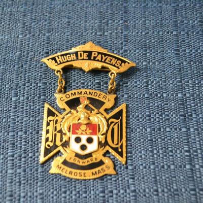 LOT 380 VINTAGE MASONIC KNIGHTS OF TEMPLAR PIN