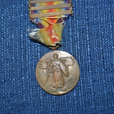 LOT 382 WWI BRONZE VICTORY MEDAL RIBBON