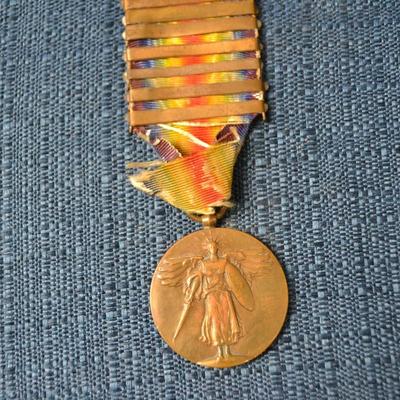 LOT 382 WWI BRONZE VICTORY MEDAL RIBBON