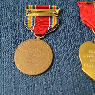 LOT 391 US MILITARY MEDALS