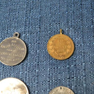 LOT 398 VARIETY OF COINS AND TOKENS