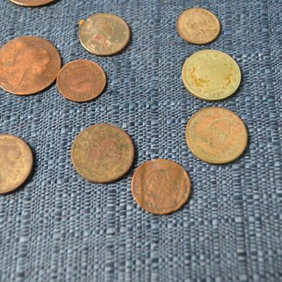 LOT 403. VARIETY OF COINS