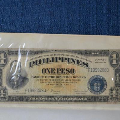 LOT 413 BOOK WITH A VARIETY OF BANK NOTES/CURRENCY