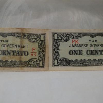 LOT 413 BOOK WITH A VARIETY OF BANK NOTES/CURRENCY