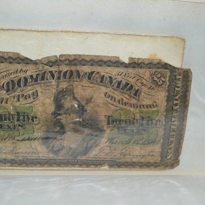 LOT 413 BOOK WITH A VARIETY OF BANK NOTES/CURRENCY