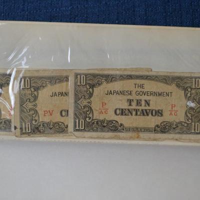 LOT 413 BOOK WITH A VARIETY OF BANK NOTES/CURRENCY