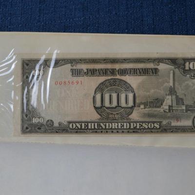 LOT 413 BOOK WITH A VARIETY OF BANK NOTES/CURRENCY