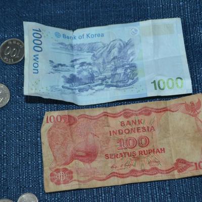 LOT 416. VARIETY OF COINS AND CURRENCY