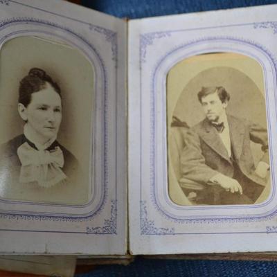 LOT 417. ANTIQUE PHOTO BOOK WITH ANTIQUE PHOTOS