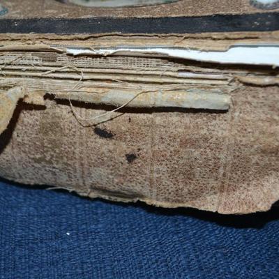 LOT 417. ANTIQUE PHOTO BOOK WITH ANTIQUE PHOTOS