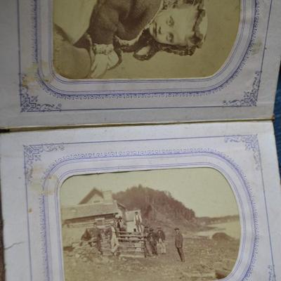 LOT 417. ANTIQUE PHOTO BOOK WITH ANTIQUE PHOTOS
